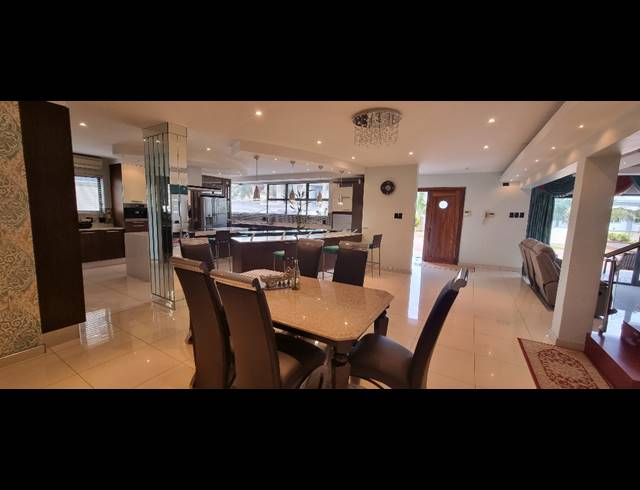 4 BEDROOM HOUSE FOR SALE IN UMHLANGA CENTRAL